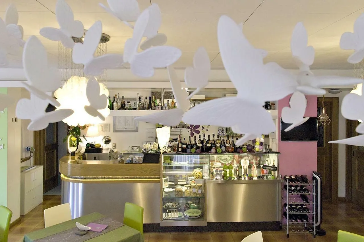Hotel Erika マルチェージネ 3*,  イタリア